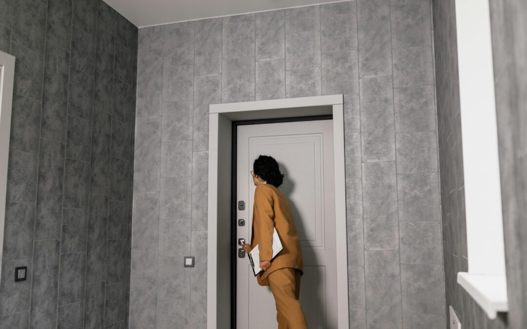 Find a Room Fast: Hacks for Busy Pros