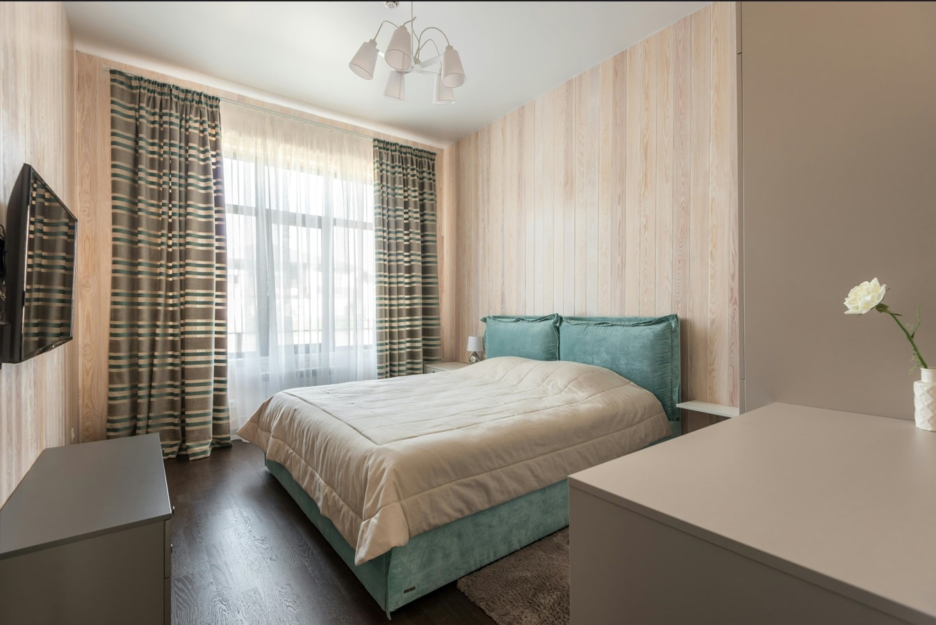 Furnished room
